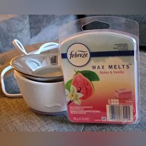 Febreze Wax Melt Warmer And One Wax Melt Guava & Vanilla Scent